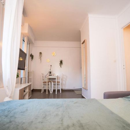 Location Studio Avec Loggia Lejlighed Antibes Eksteriør billede
