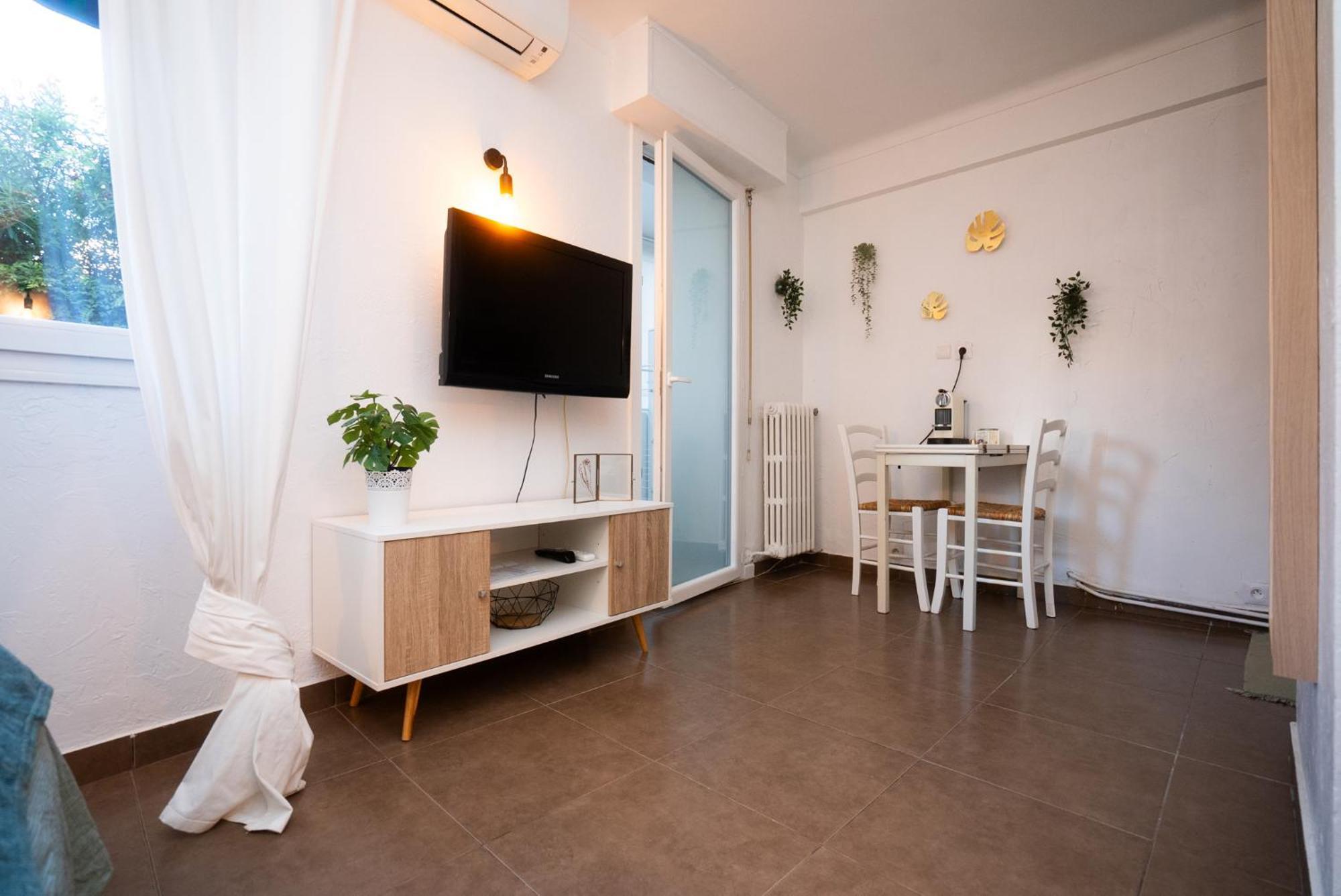 Location Studio Avec Loggia Lejlighed Antibes Eksteriør billede